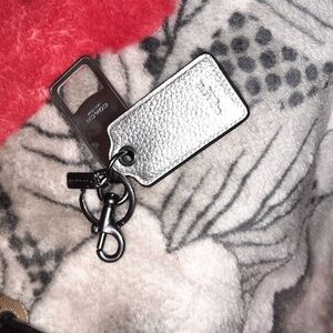 NWT AUTHENTIC GENUINE COACH HIDDEN BOTTLE OPENER KEYFOB KEYCHAIN SILVER